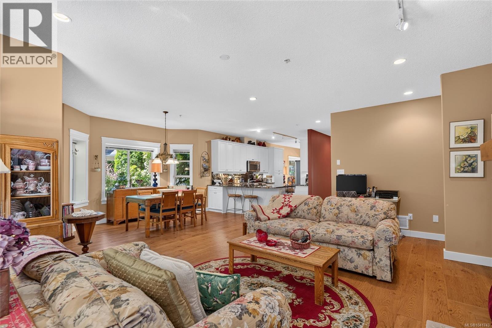#5 161 Shelly Rd - 17