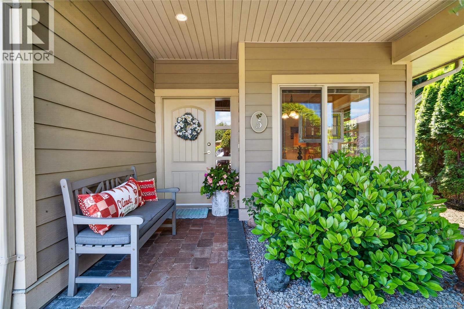 #5 161 Shelly Rd - 2