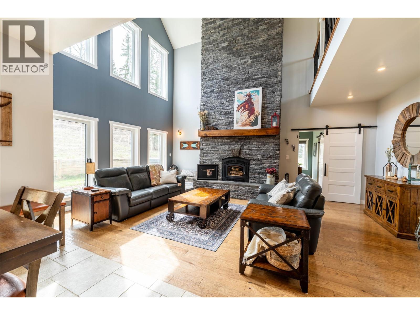 9066 253 Road - 9