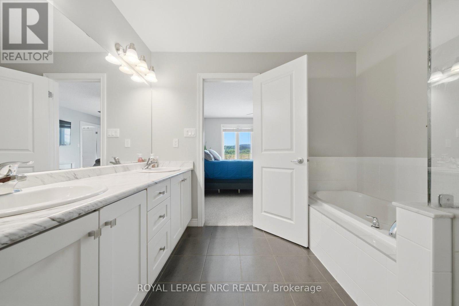 #14 380 LAKE STREET - Image 20