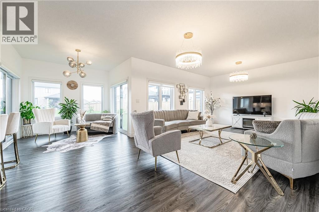 136 VILLAGE Road - 11