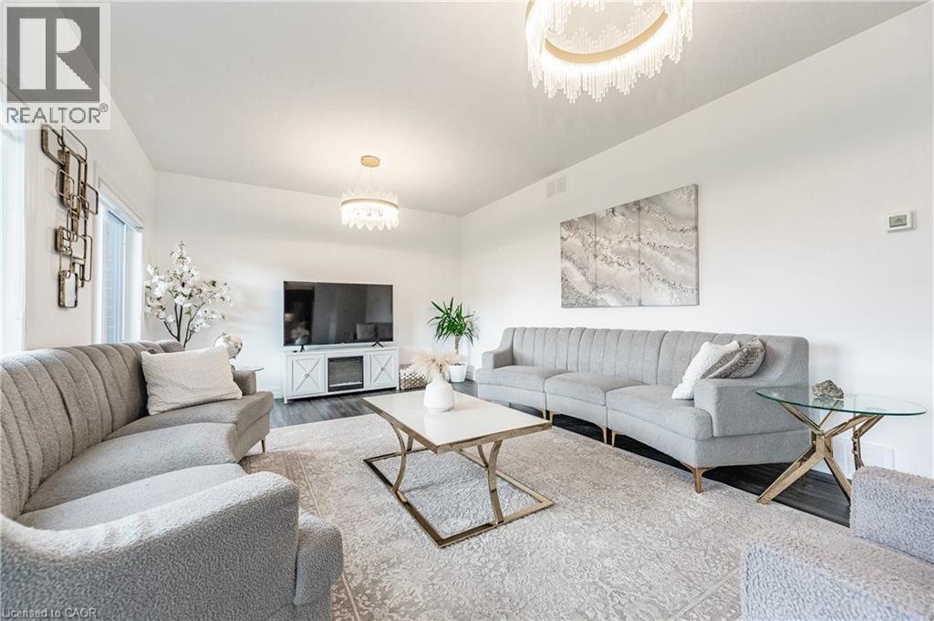 136 VILLAGE Road - 14
