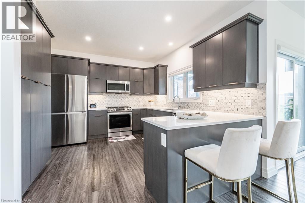 136 VILLAGE Road - 19