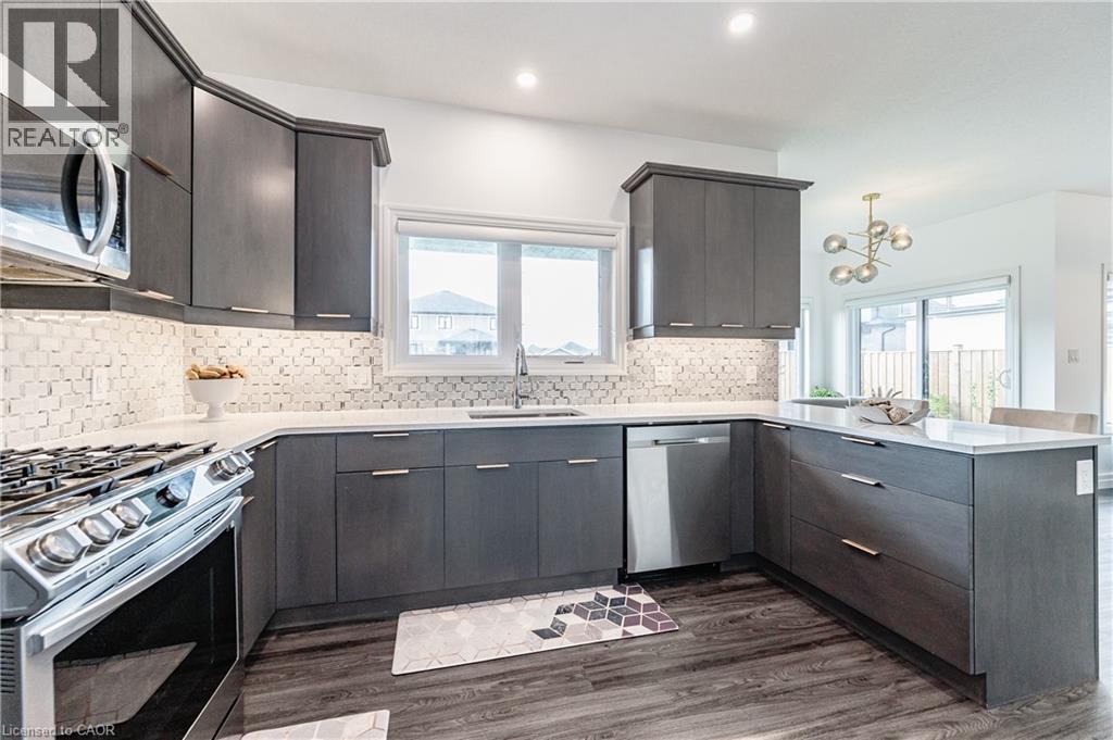 136 VILLAGE Road - 22
