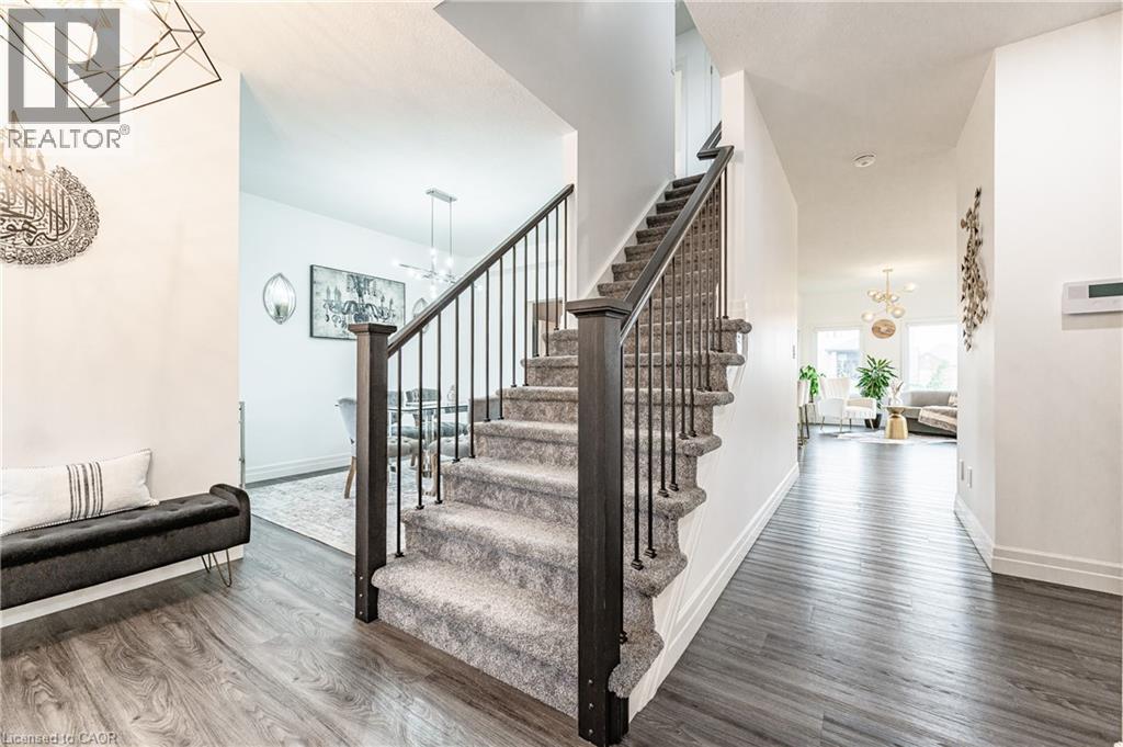 136 VILLAGE Road - 27