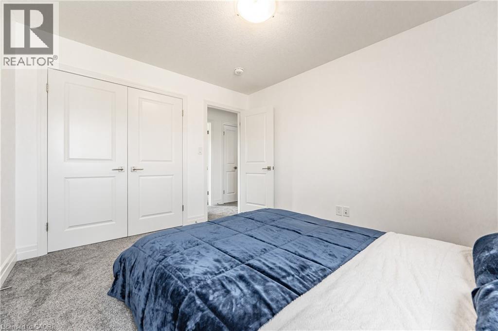 136 VILLAGE Road - 32