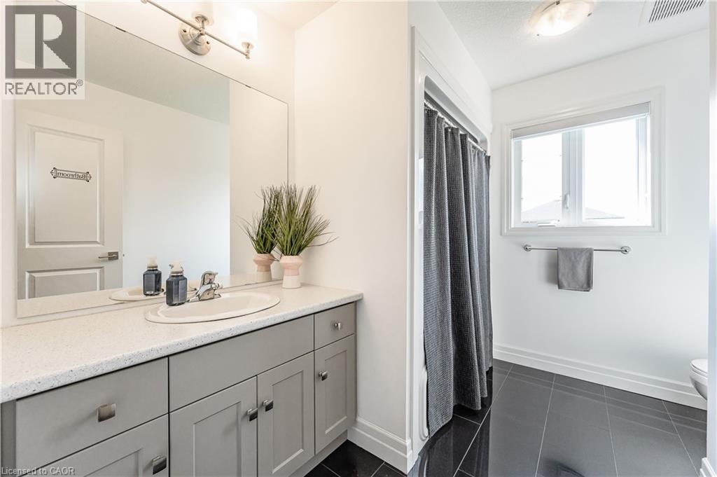 136 VILLAGE Road - 33