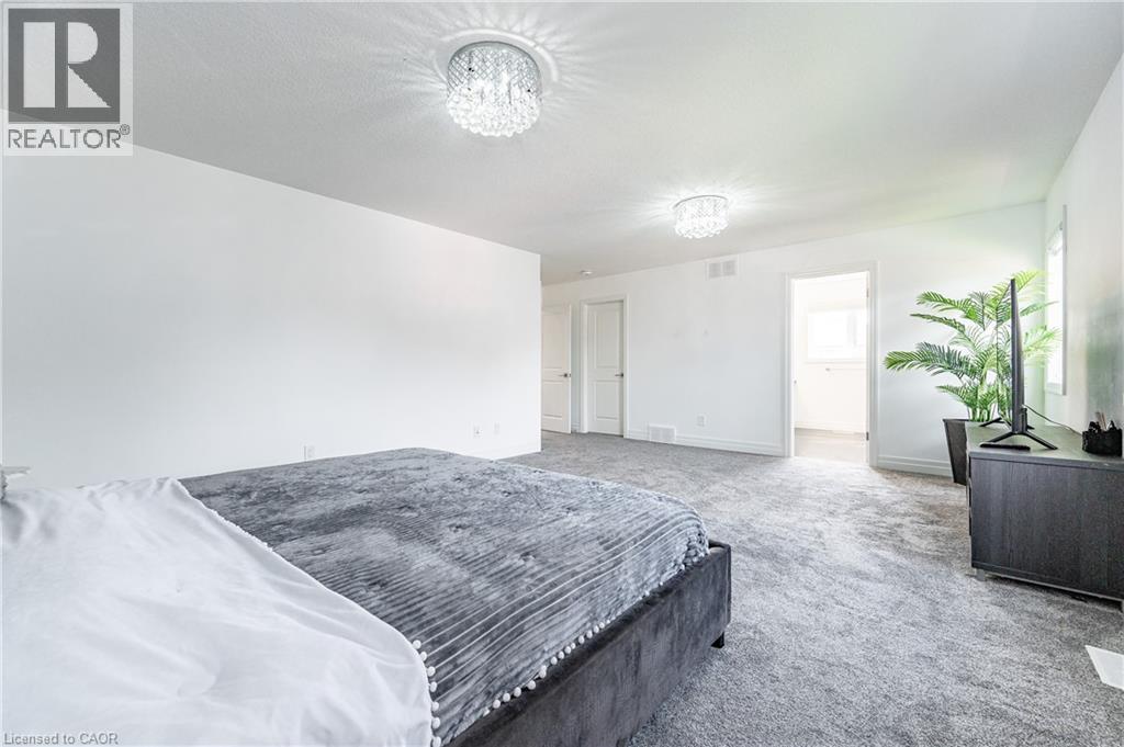 136 VILLAGE Road - 37