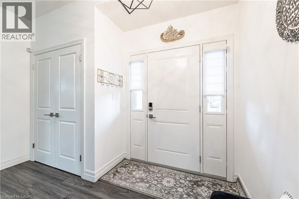 136 VILLAGE Road - 6