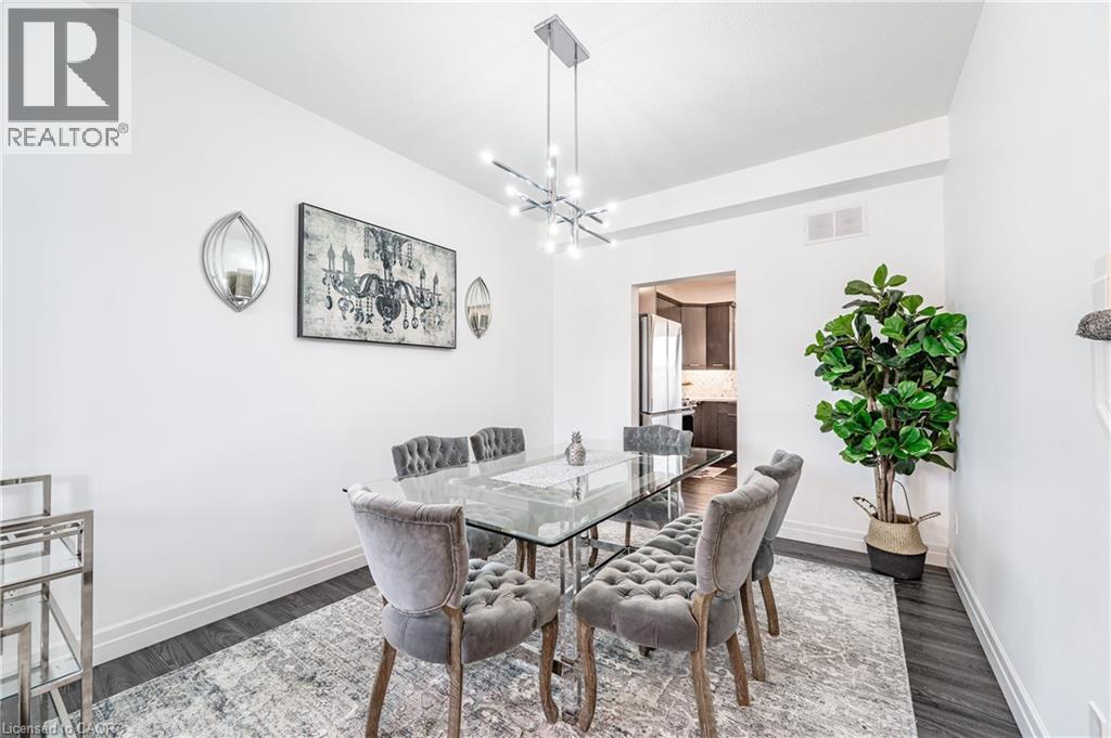 136 VILLAGE Road - 8