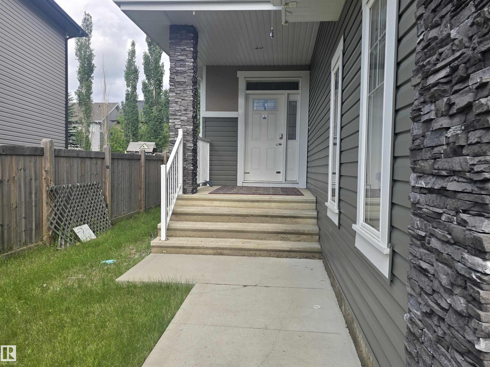 1019 175 ST SW - 2