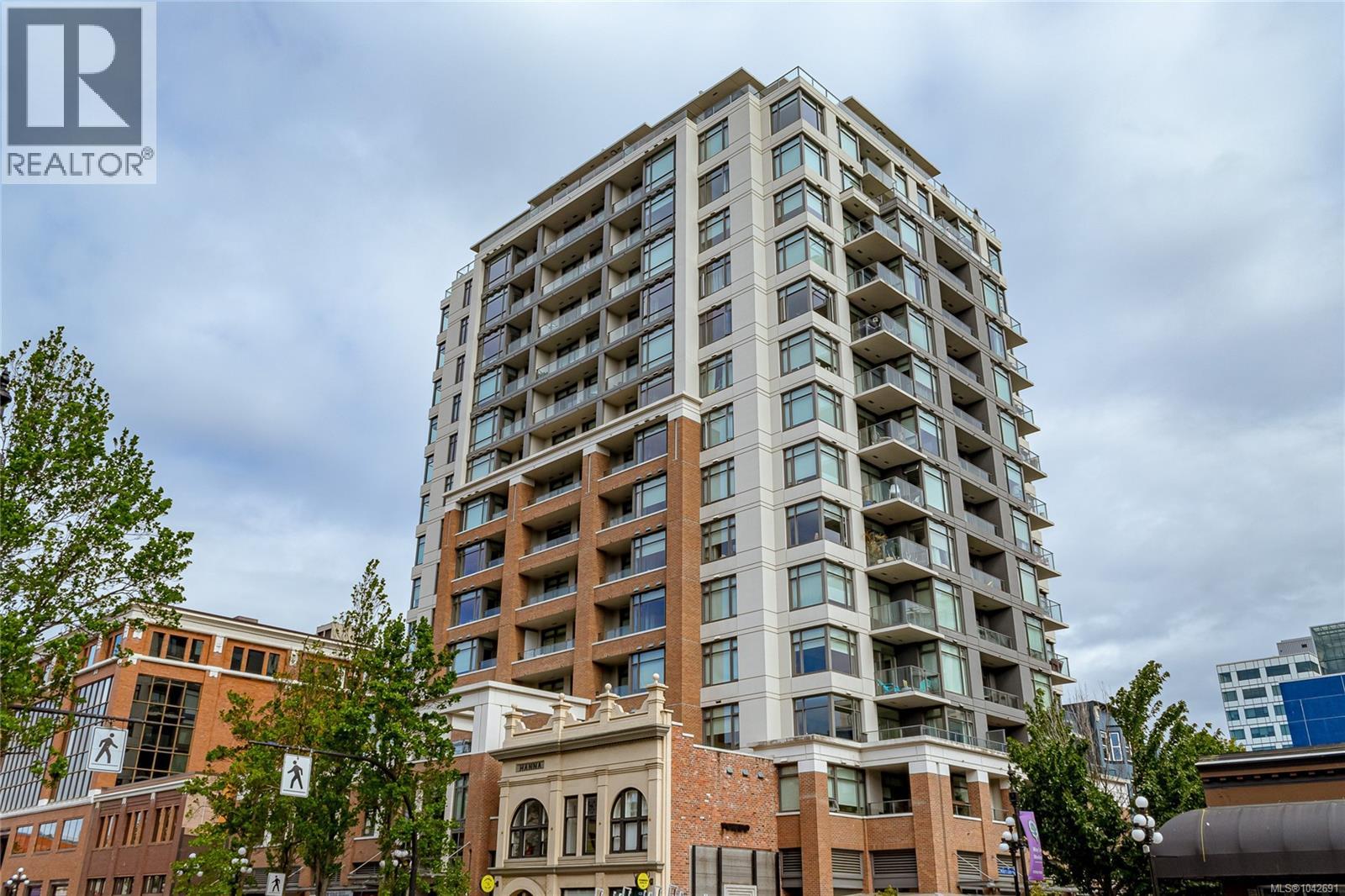 #603 728 Yates St - 1