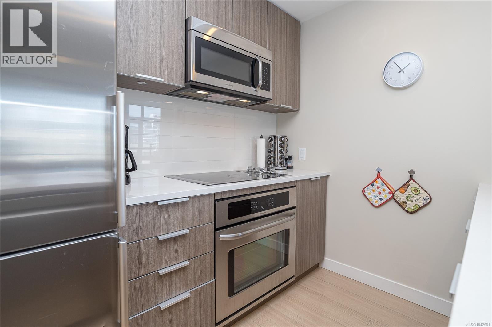 #603 728 Yates St - 16