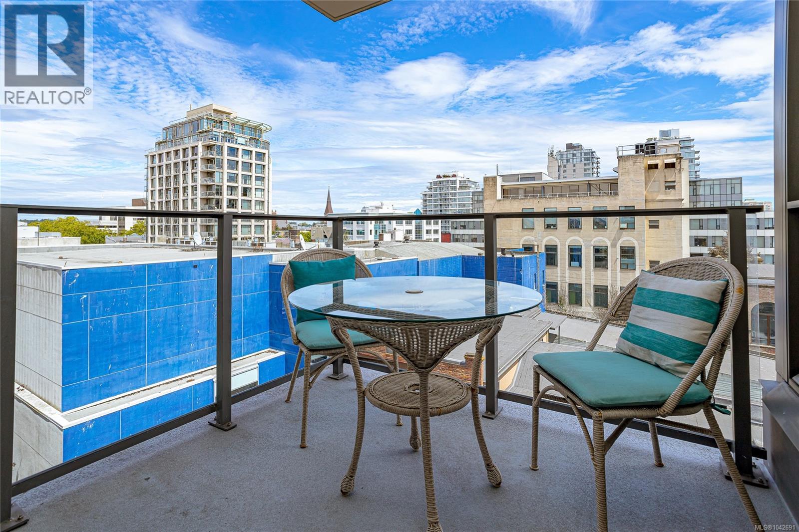 #603 728 Yates St - 25