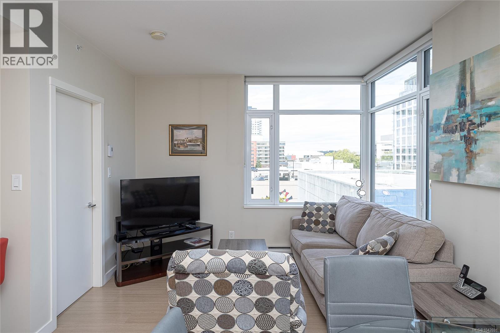 #603 728 Yates St - 8