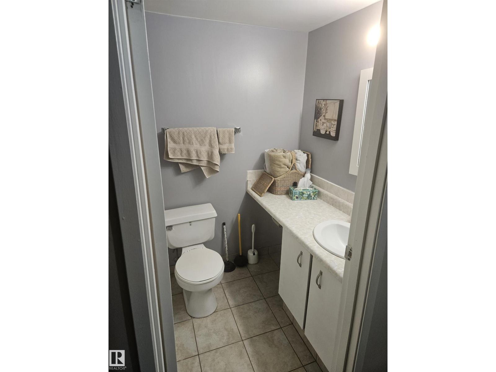 10838 108 street NW - 7