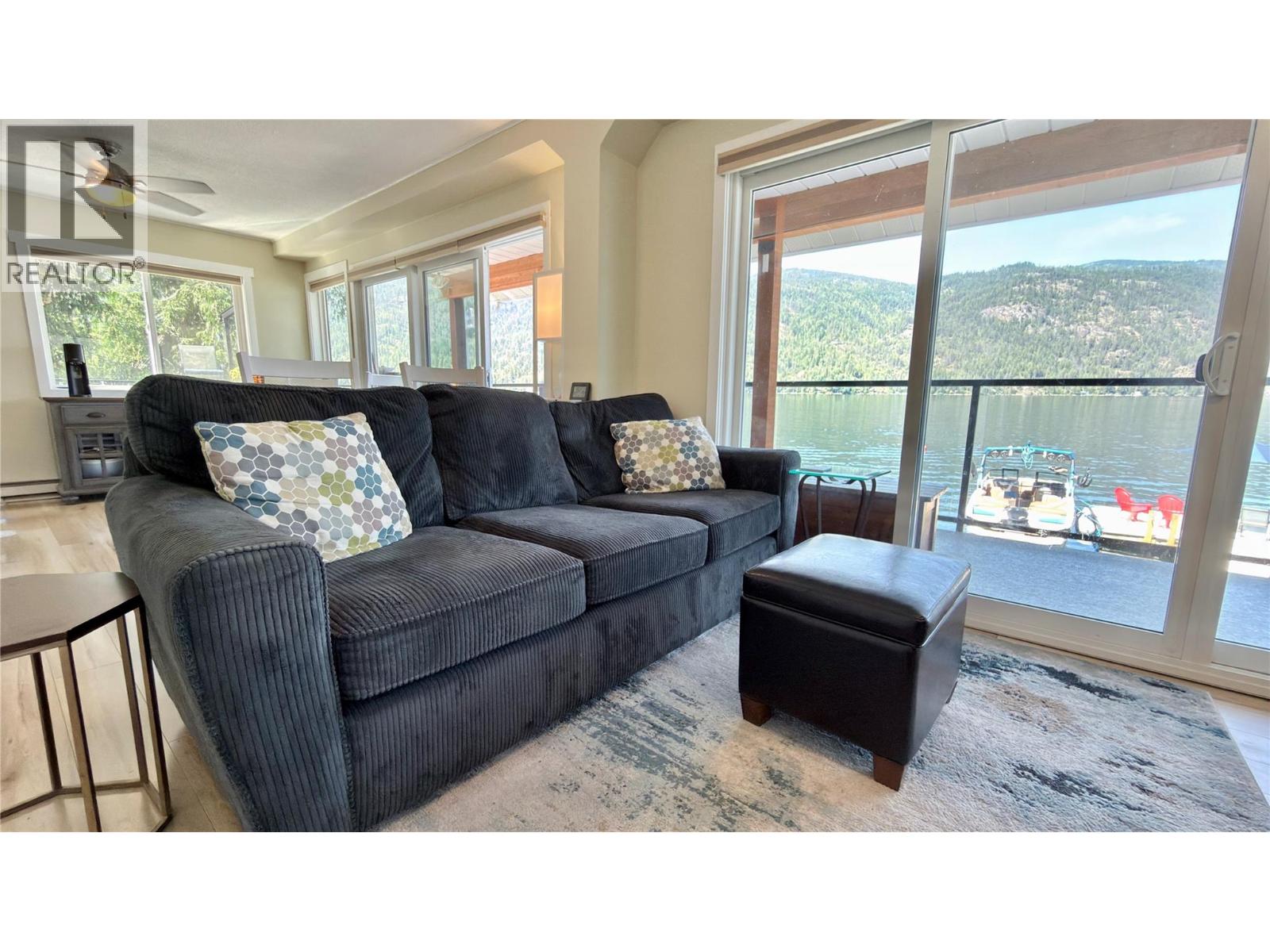 3109 East Lake Drive, Christina Lake