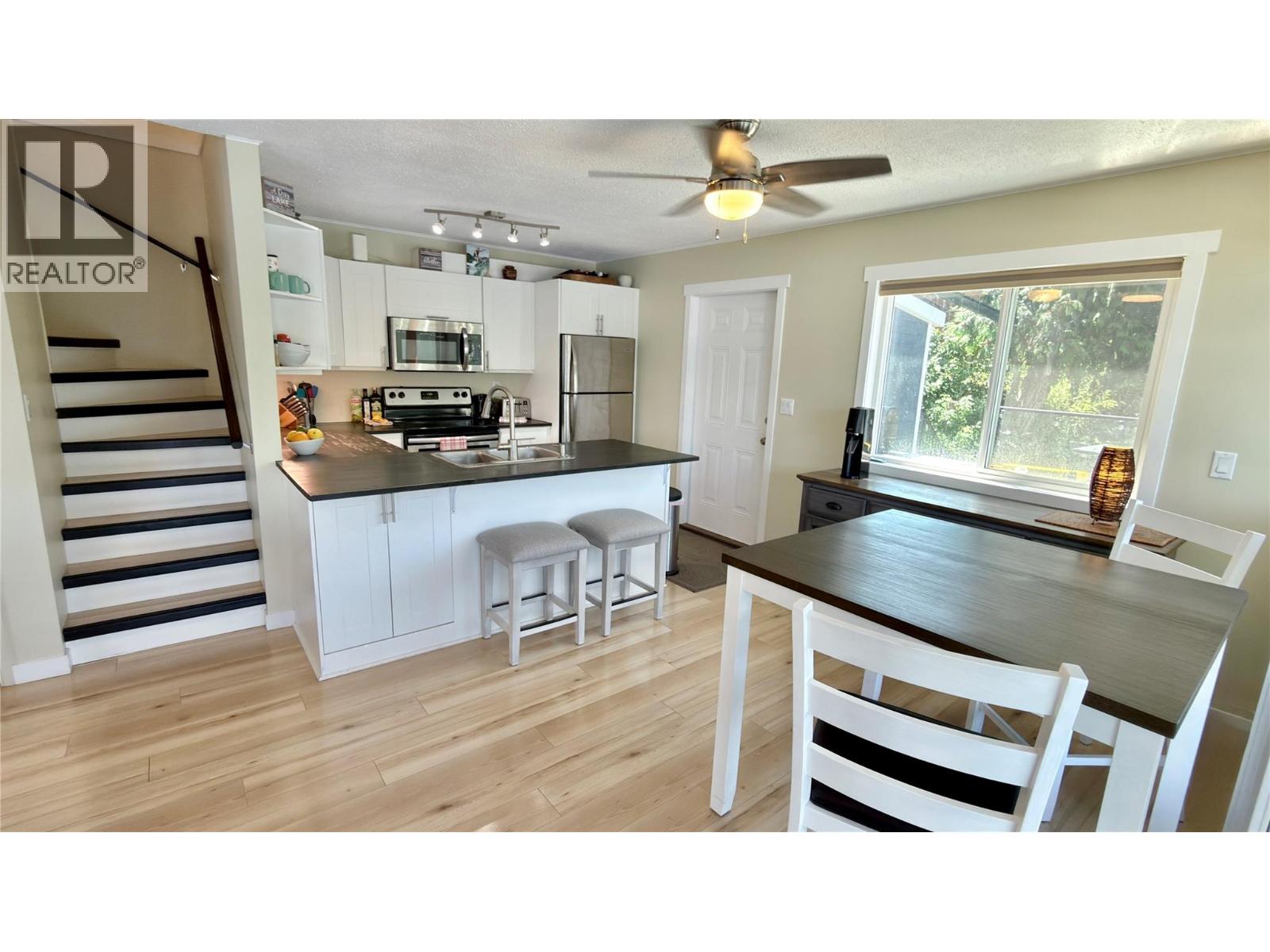 3109 East Lake Drive, Christina Lake