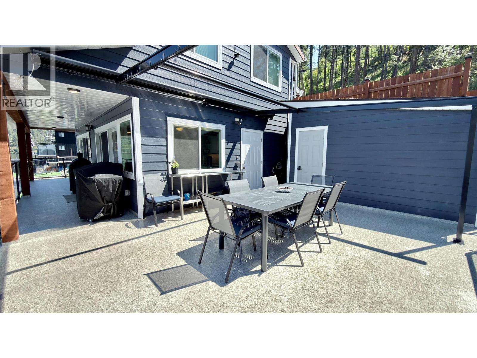 3109 East Lake Drive, Christina Lake