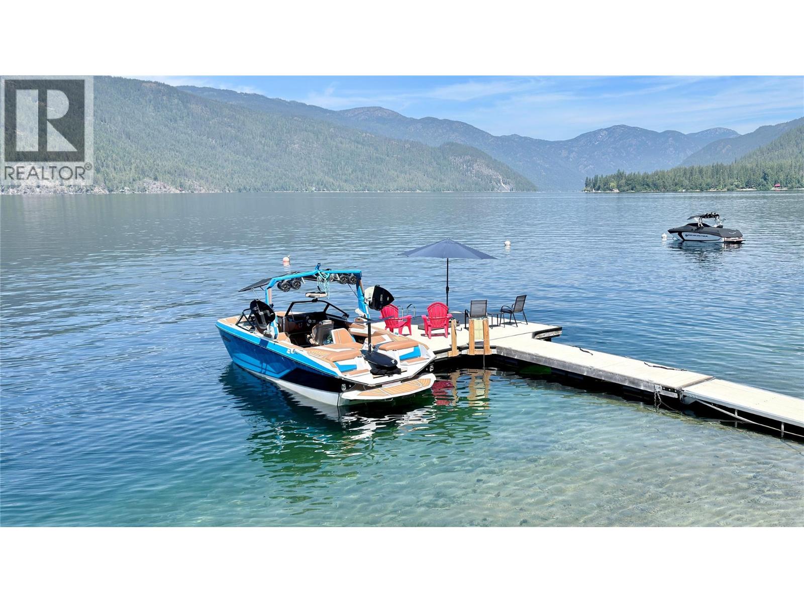 3109 East Lake Drive, Christina Lake
