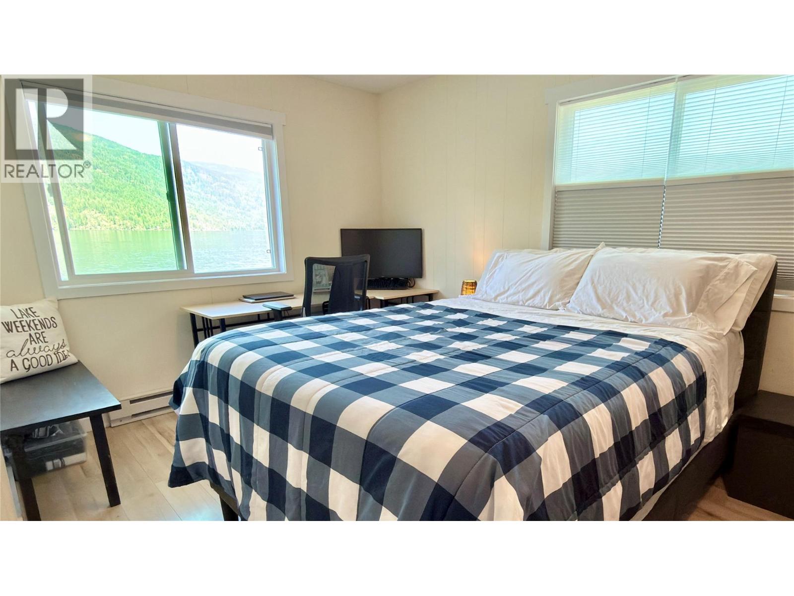 3109 East Lake Drive, Christina Lake