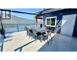 3109 East Lake Drive, Christina Lake, BC V0H1E1 Photo 14