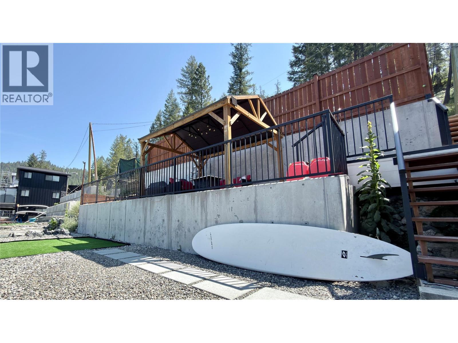 3109 East Lake Drive, Christina Lake
