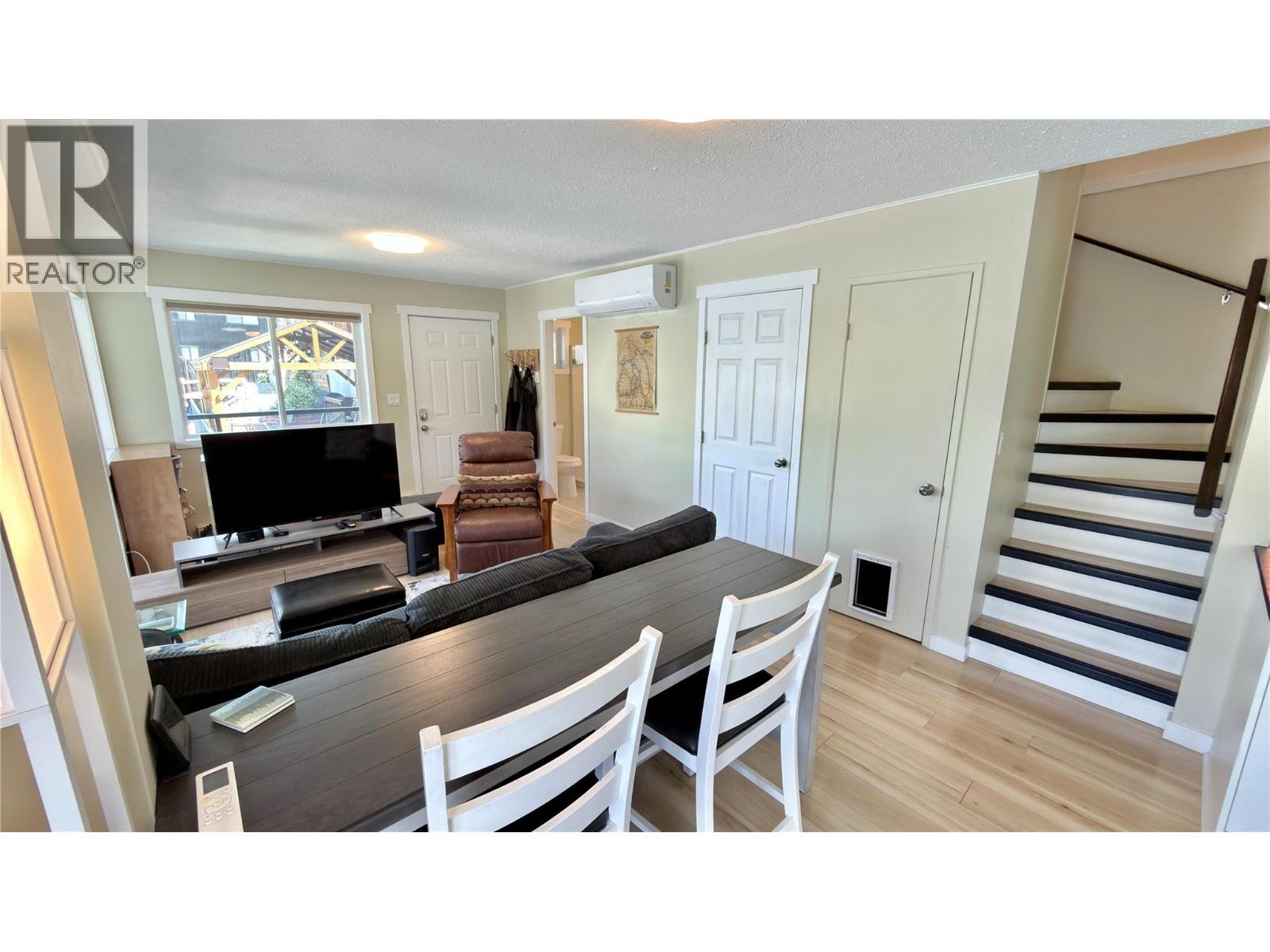 3109 East Lake Drive, Christina Lake