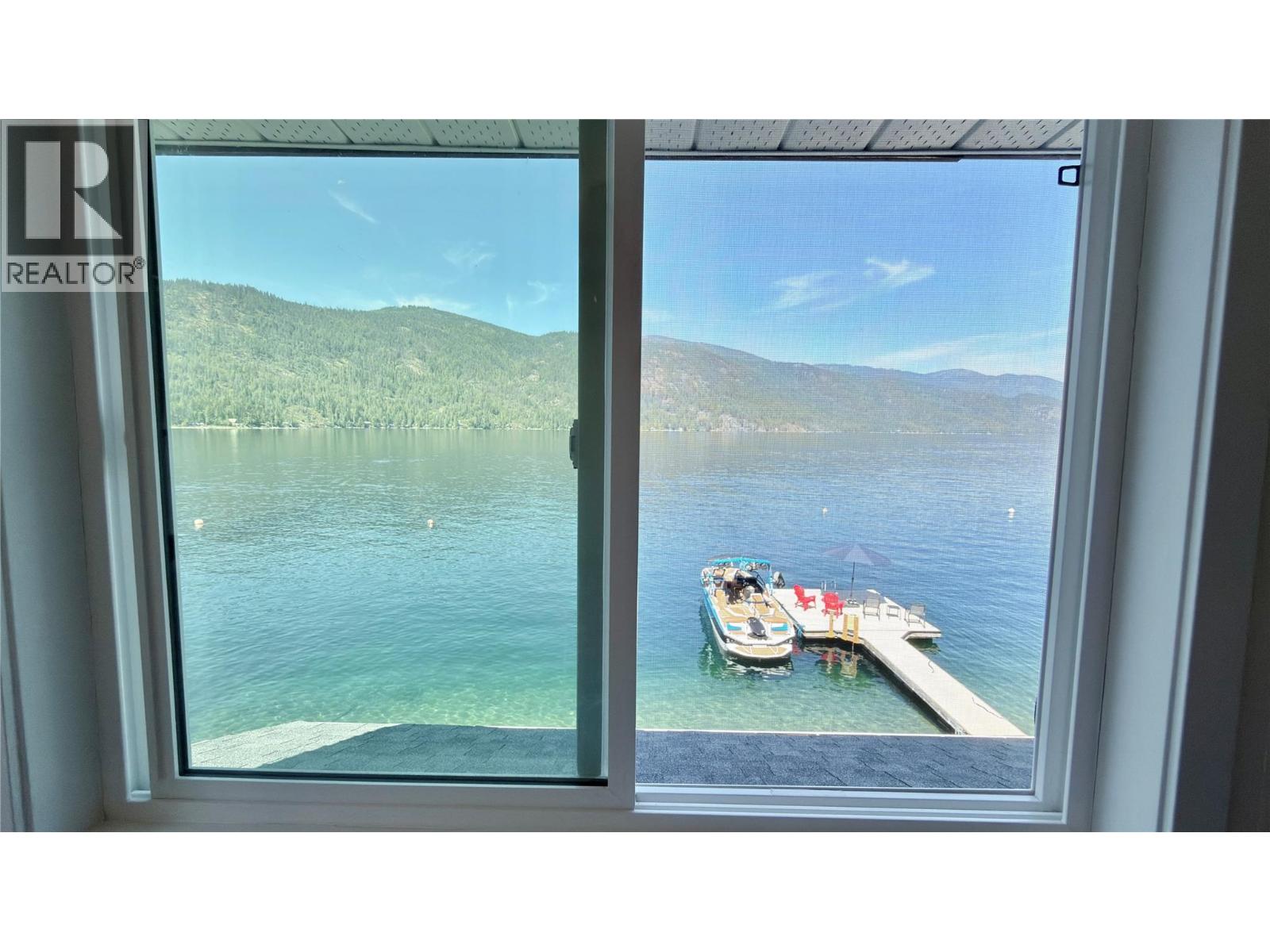 3109 East Lake Drive, Christina Lake