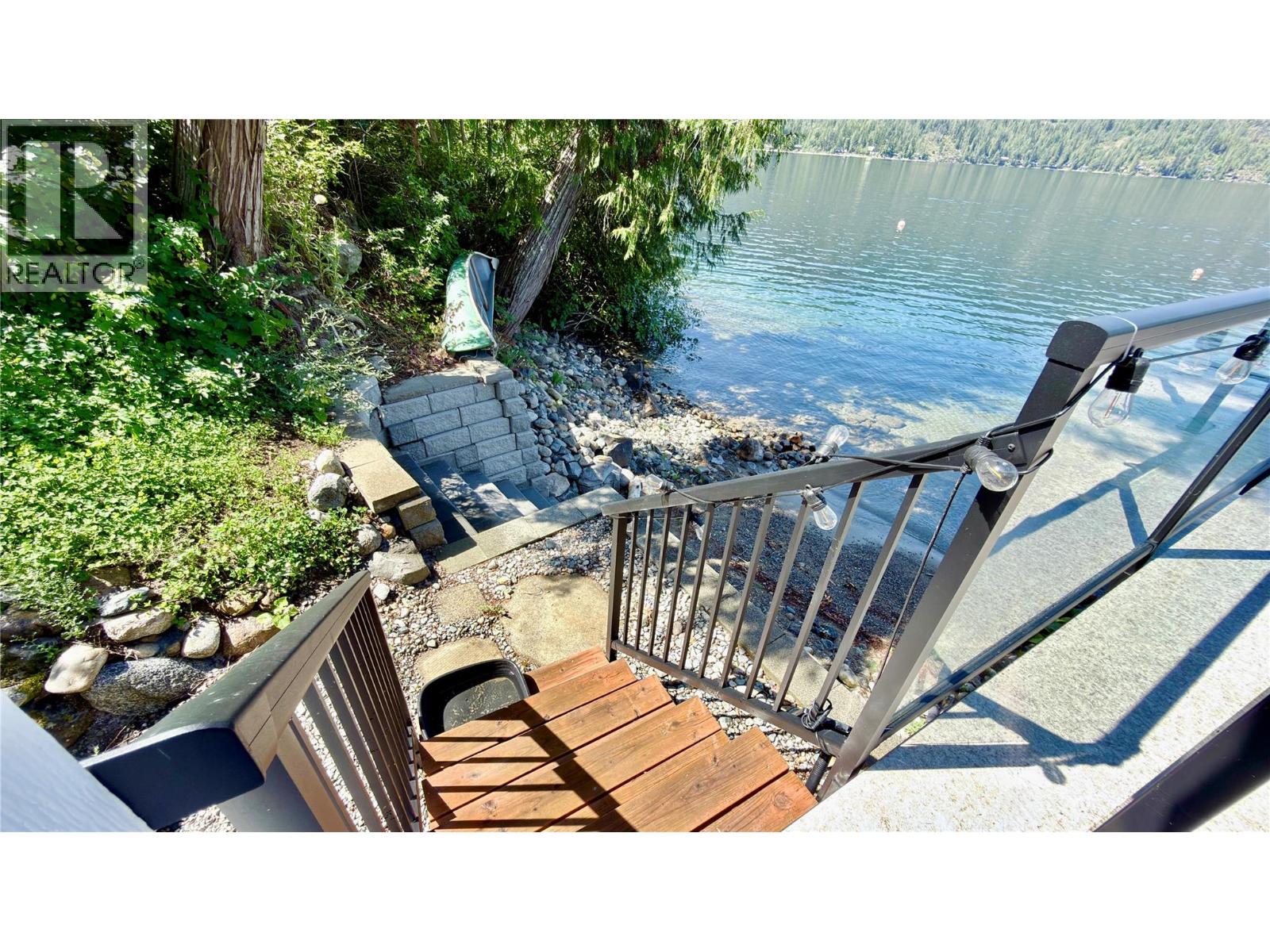 3109 East Lake Drive, Christina Lake
