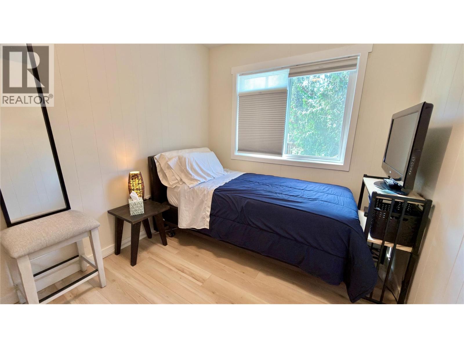 3109 East Lake Drive, Christina Lake