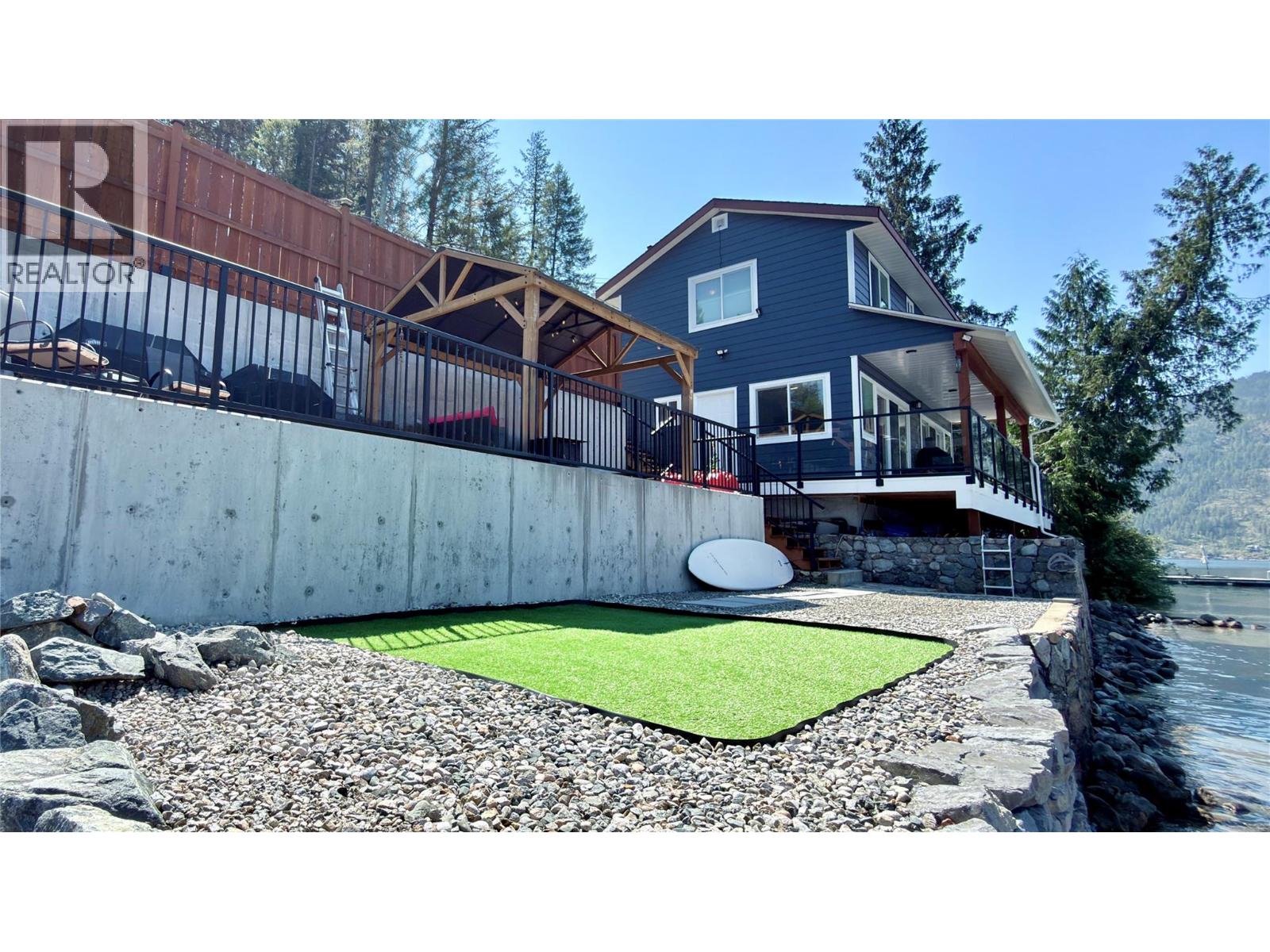 3109 East Lake Drive, Christina Lake
