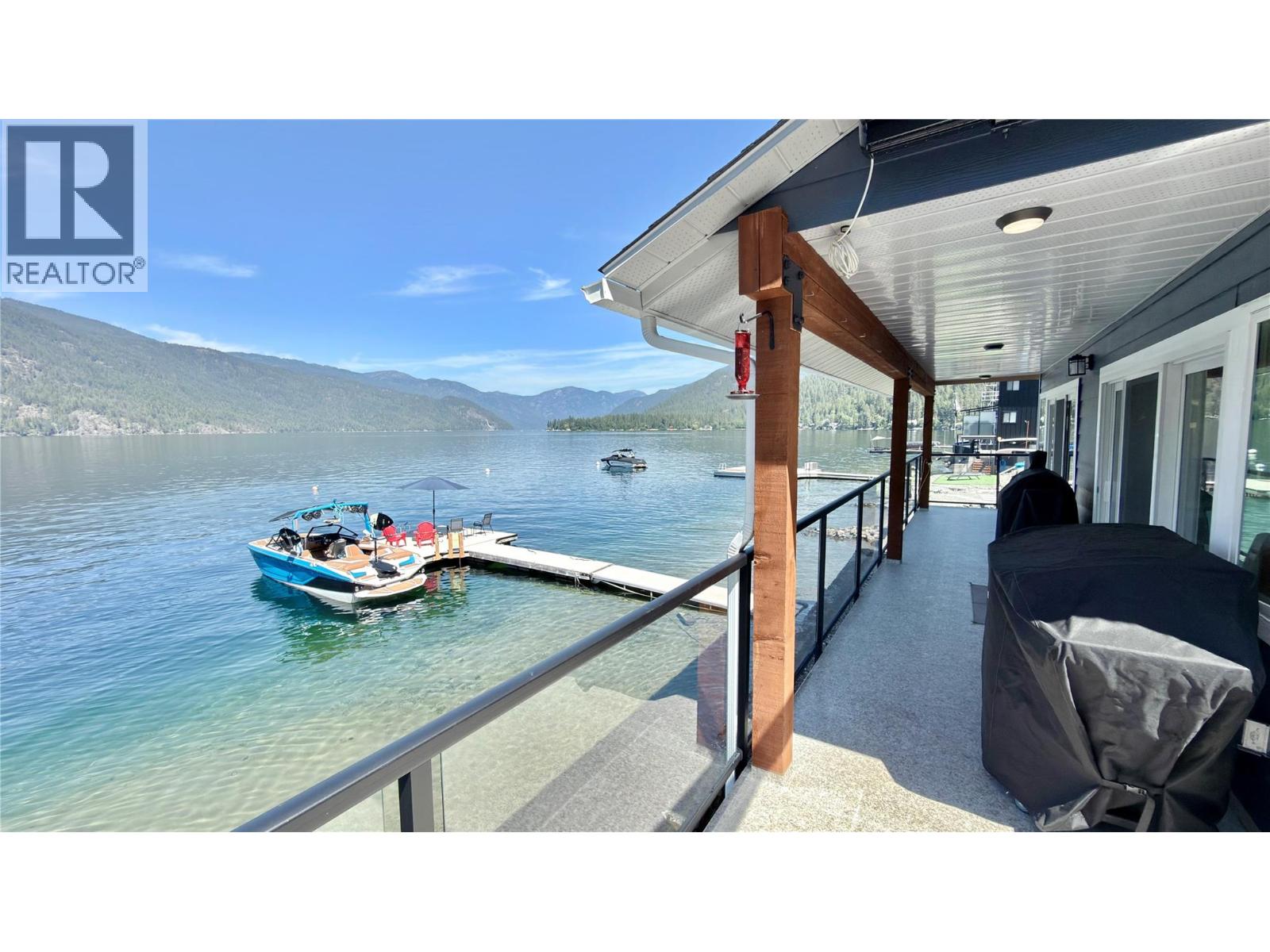 3109 East Lake Drive, Christina Lake