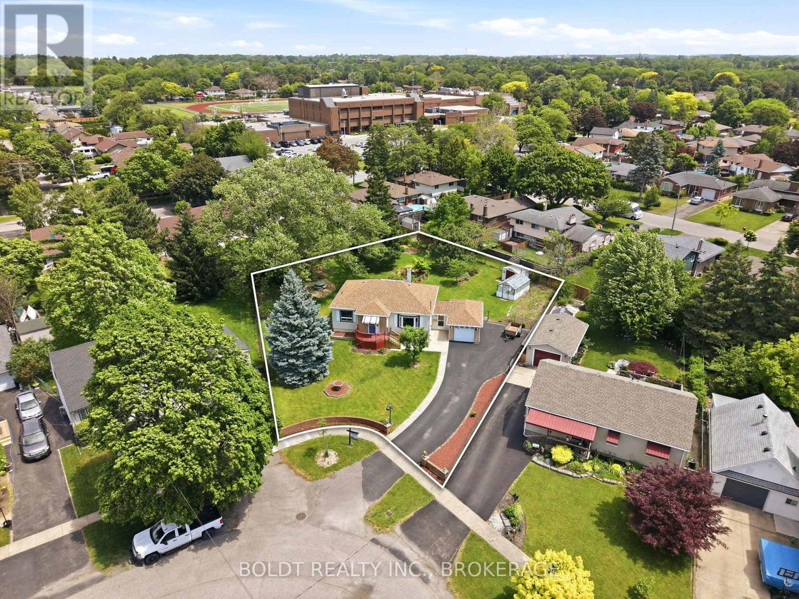 16 GRAMMAR AVENUE - 3