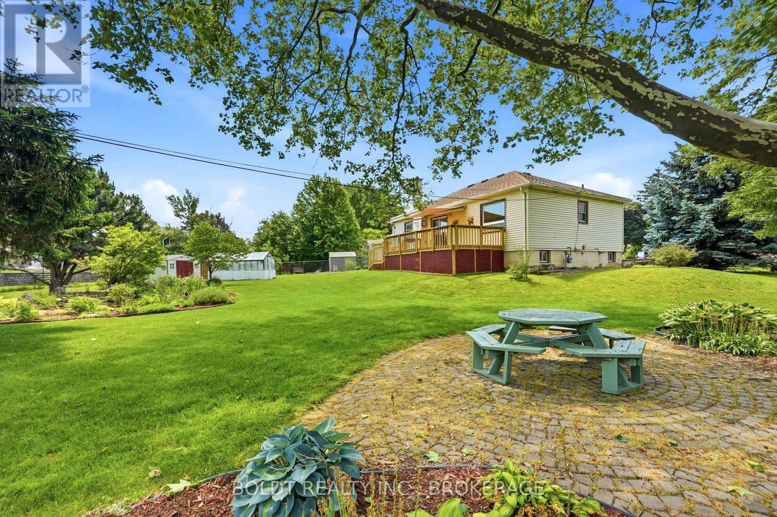 16 GRAMMAR AVENUE - 6