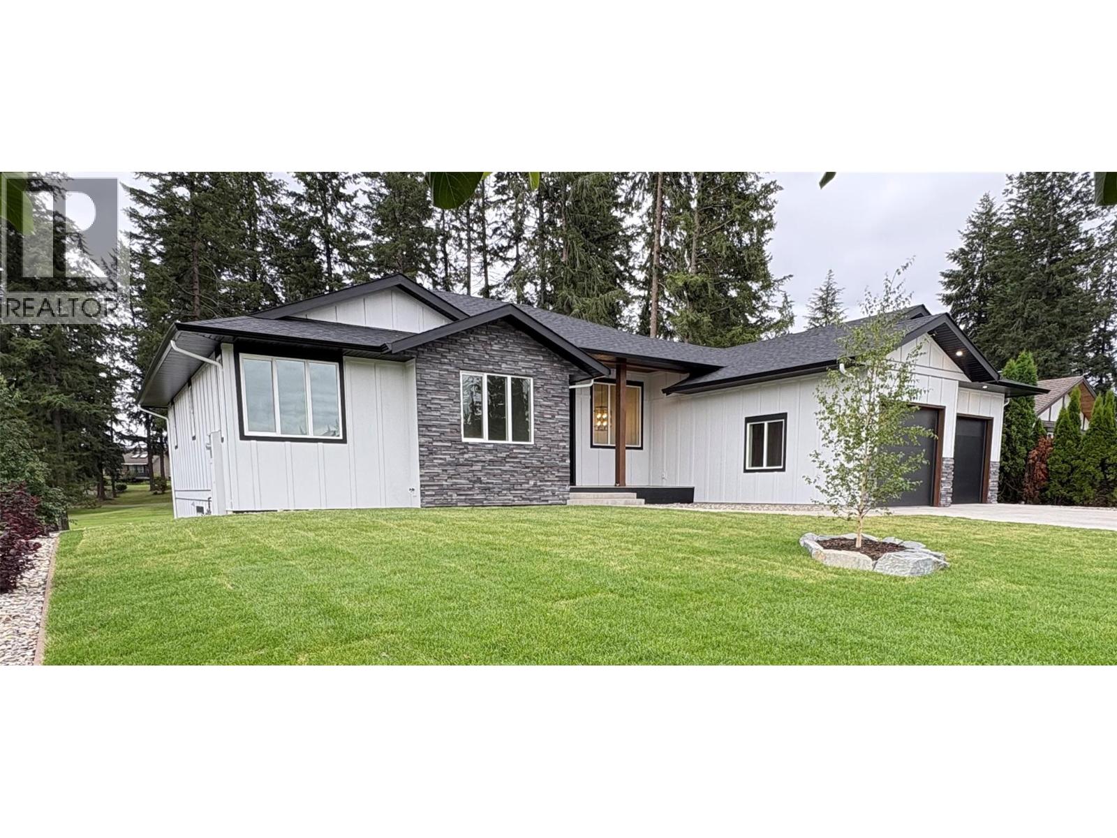  2520 Golf View Crescent, Blind Bay