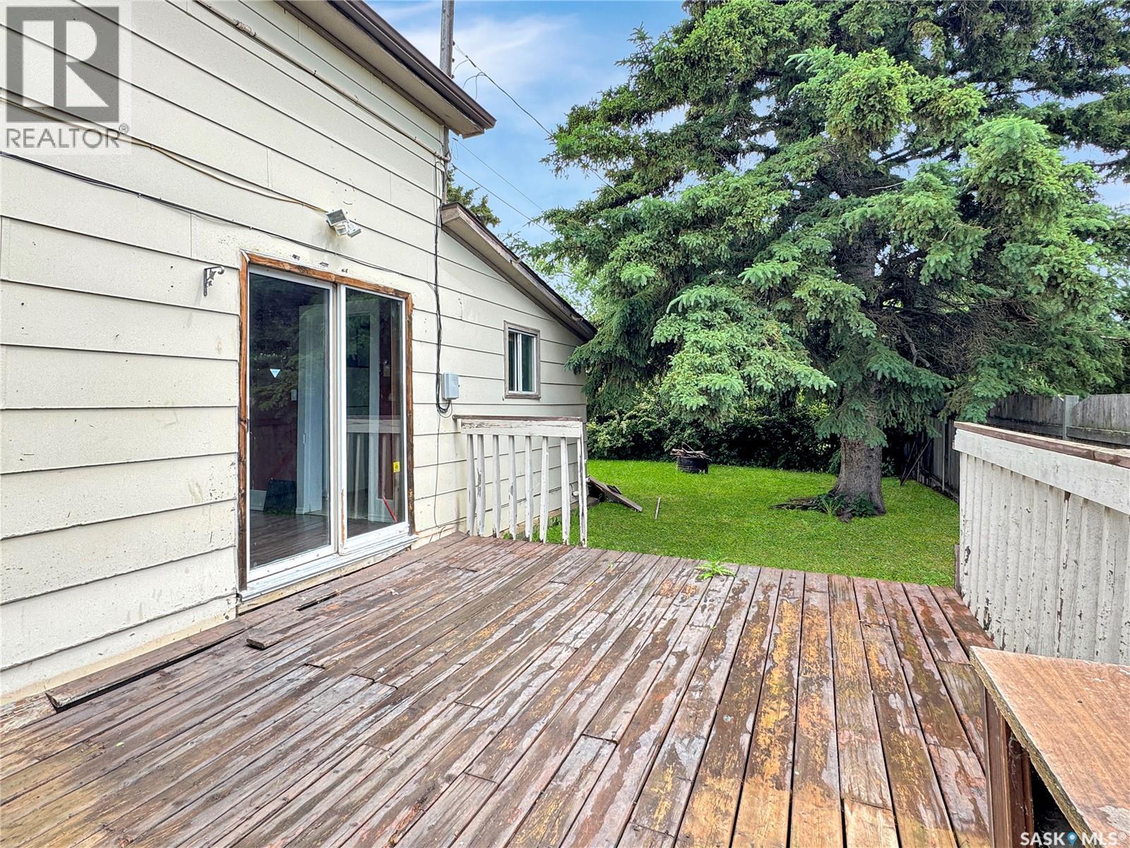 312 2nd STREET W - 12