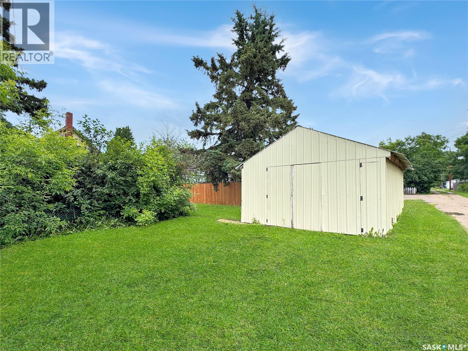 312 2nd STREET W - 14