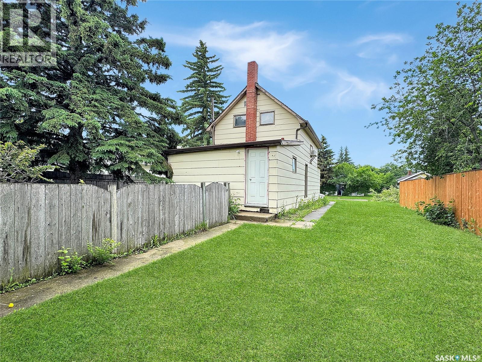 312 2nd STREET W - 16