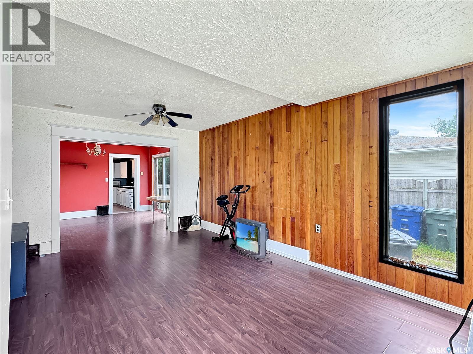 312 2nd STREET W - 2