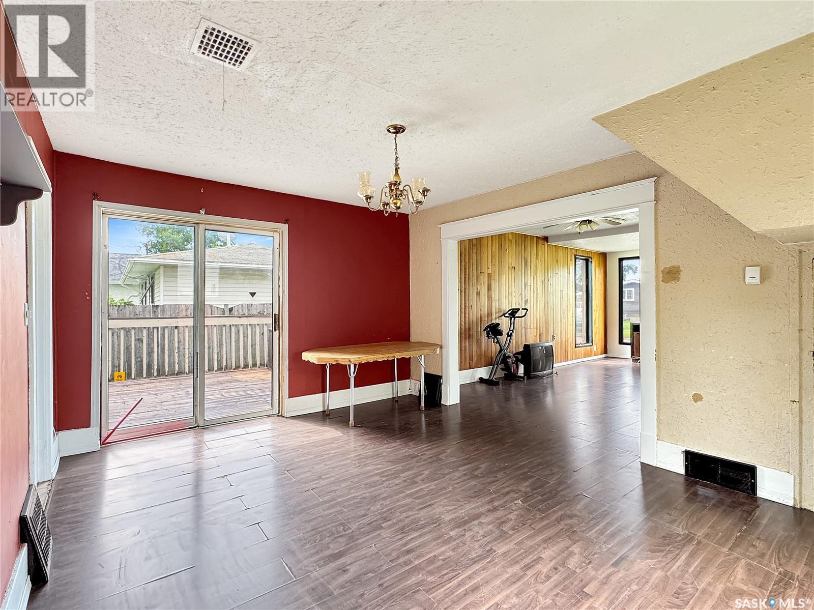 312 2nd STREET W - 3
