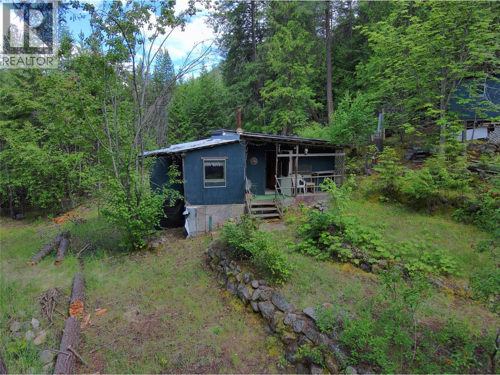 648 LOWER ARROW LAKE Road - 20