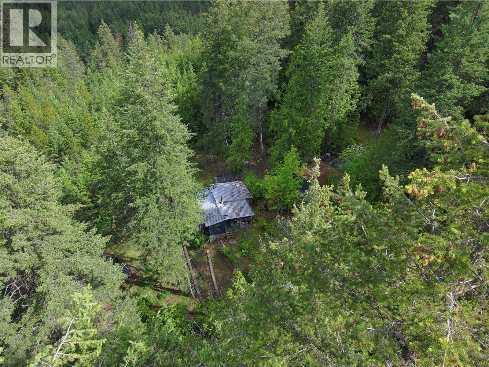 648 LOWER ARROW LAKE Road - 6