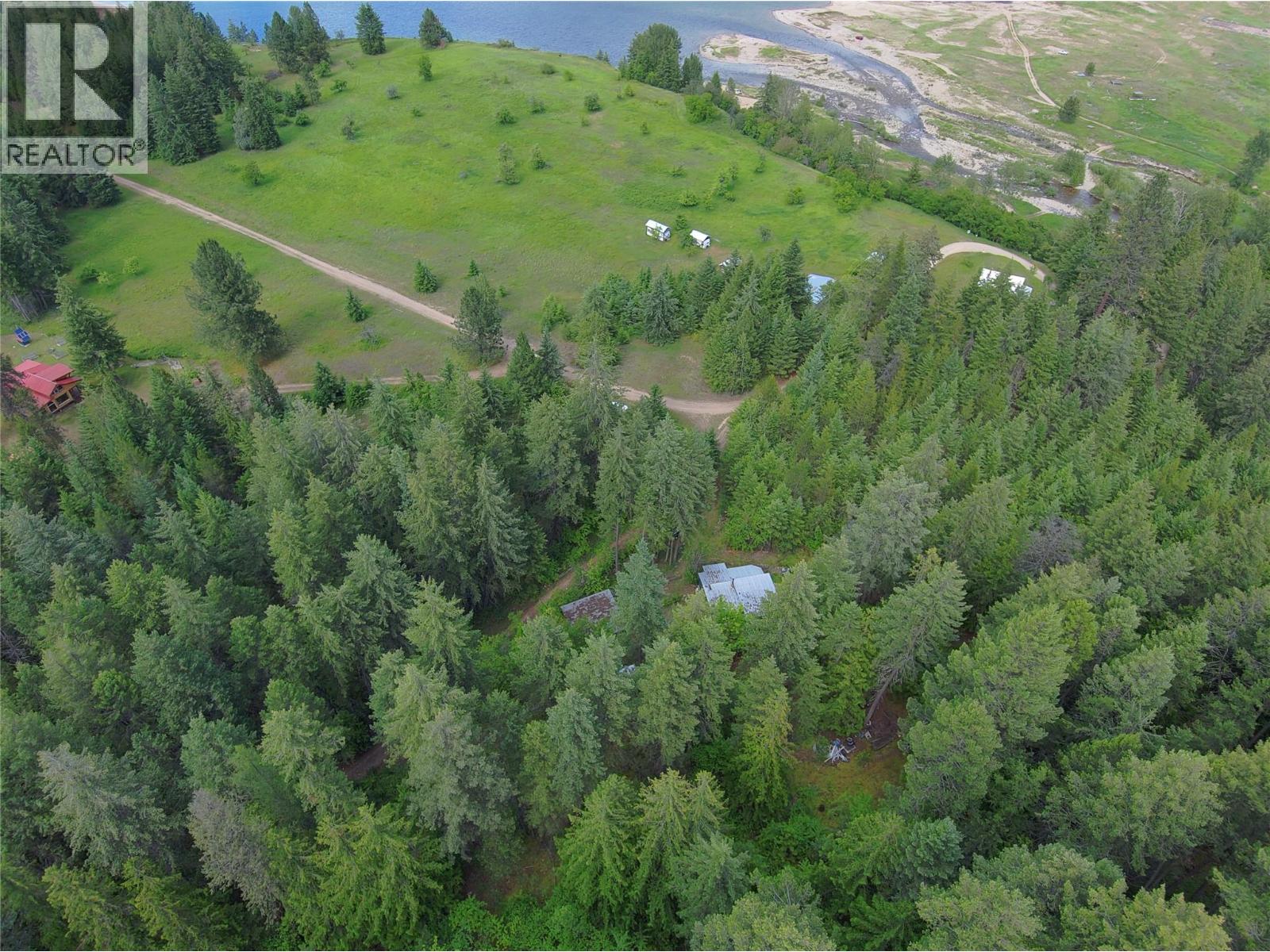 648 LOWER ARROW LAKE Road - 70