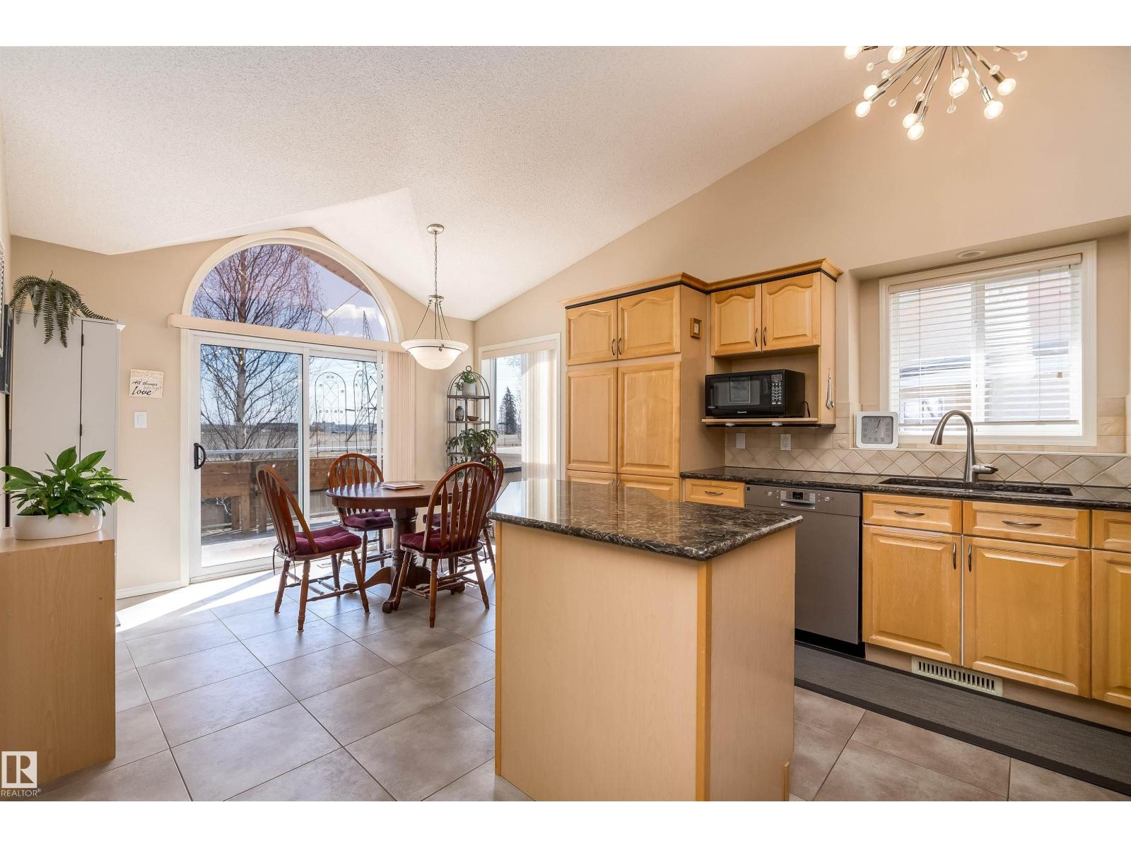 #14 920 119 ST NW - 14