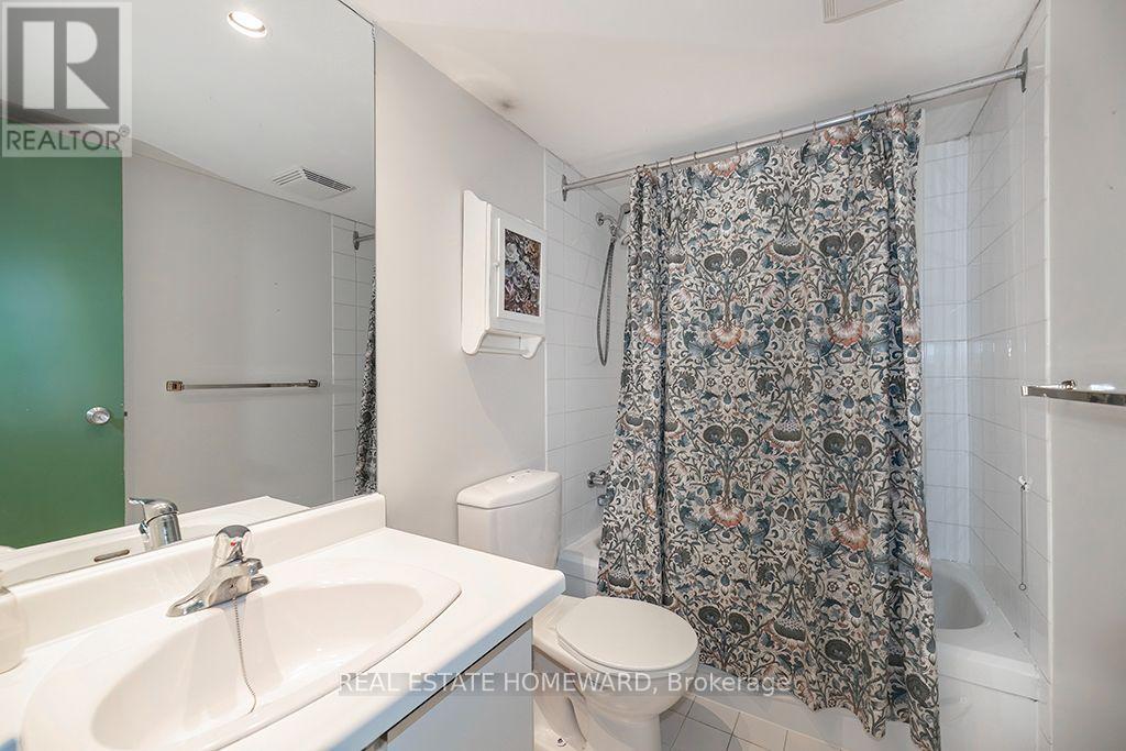 #626 77 MAITLAND PLACE - 12