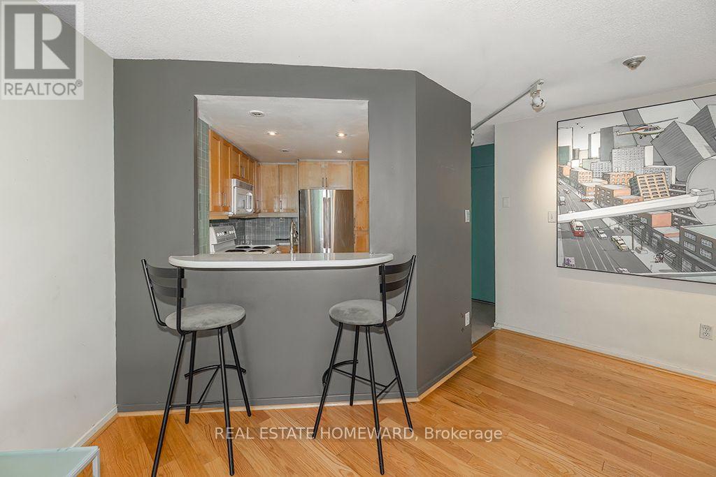 #626 77 MAITLAND PLACE - 15