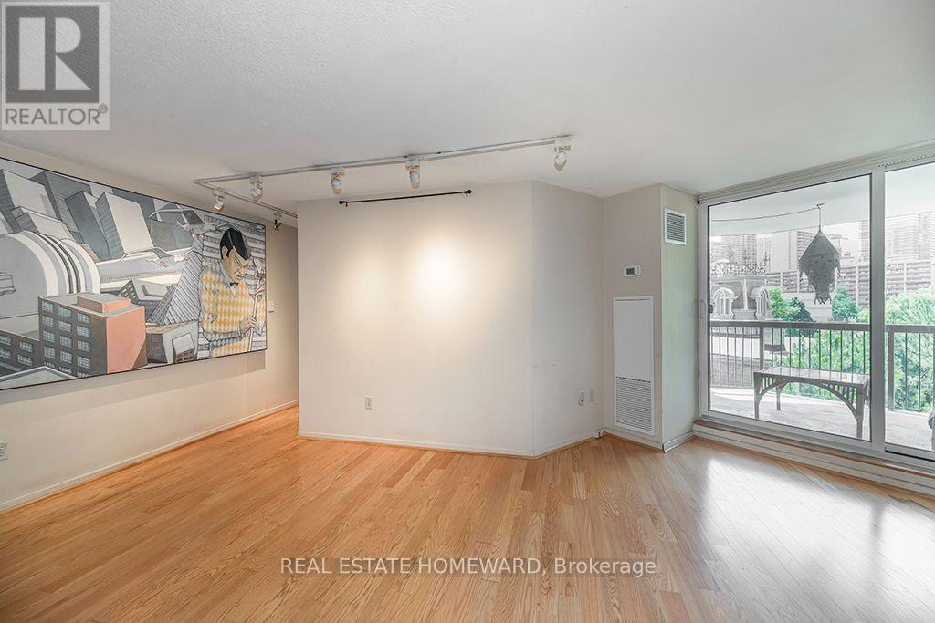 #626 77 MAITLAND PLACE - 17