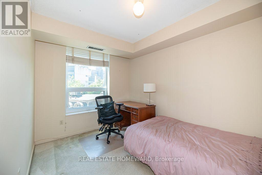 #626 77 MAITLAND PLACE - 19