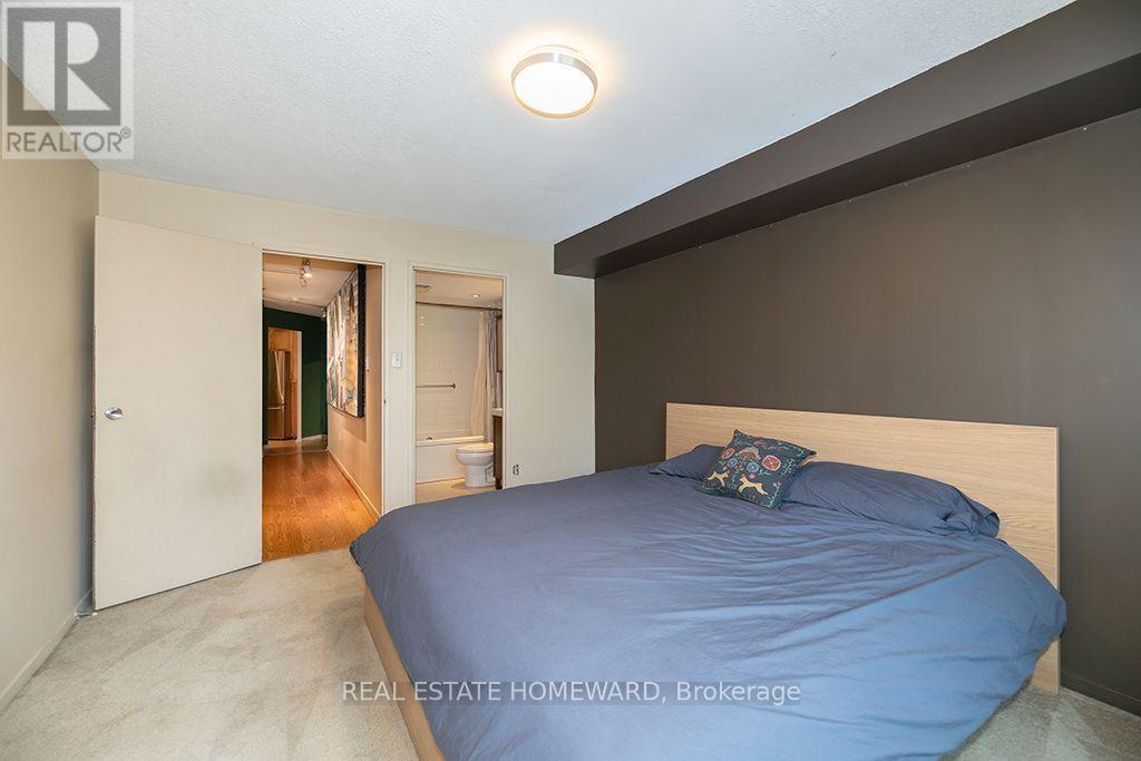 #626 77 MAITLAND PLACE - 23